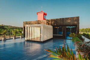 View cổng vào bên trong nhà container